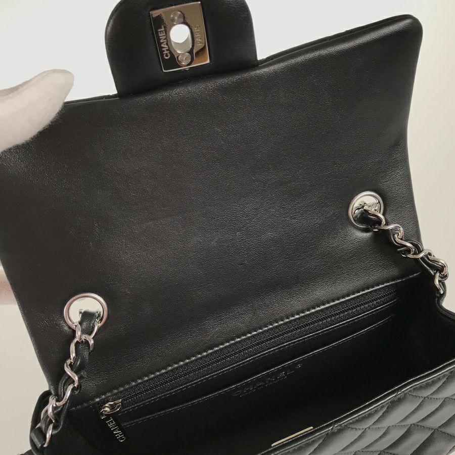 シャネル ショルダーバッグ