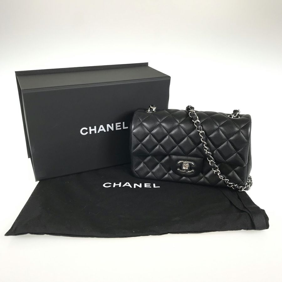 シャネル ショルダーバッグ