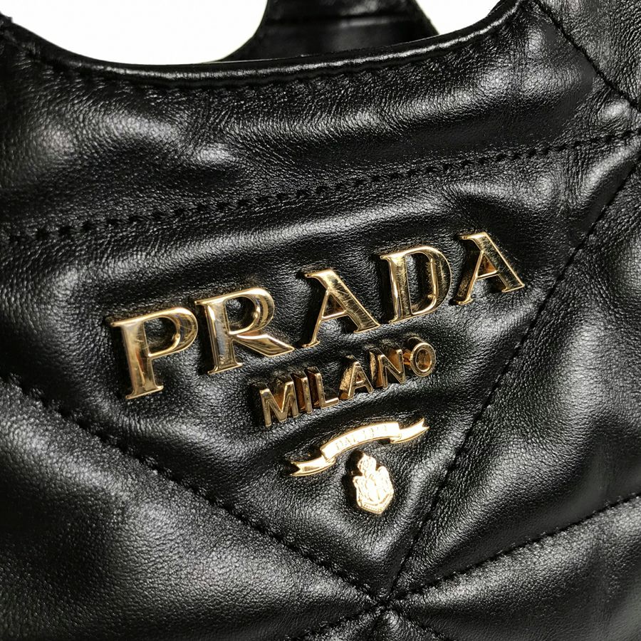 プラダ ハンドバッグ