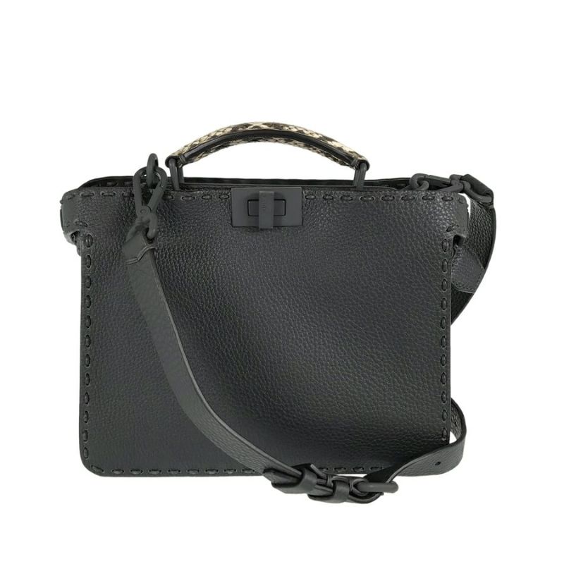 フェンディ ショルダーバッグ