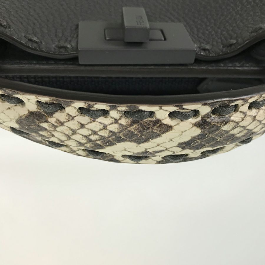 フェンディ ショルダーバッグ