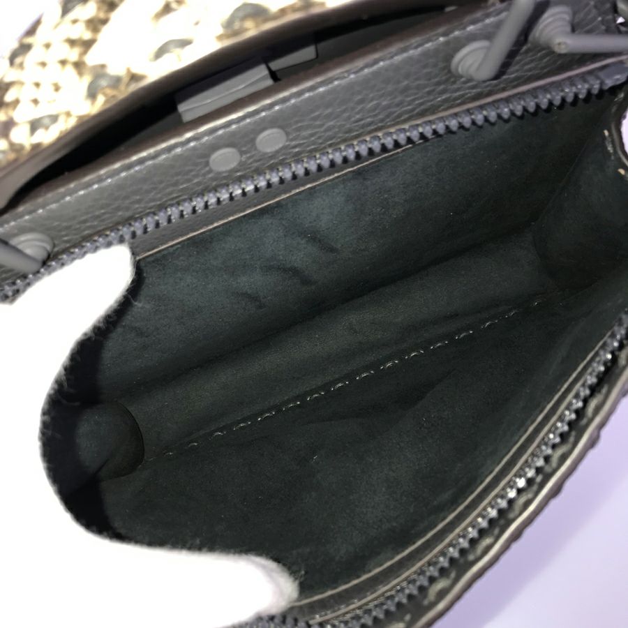 フェンディ ショルダーバッグ