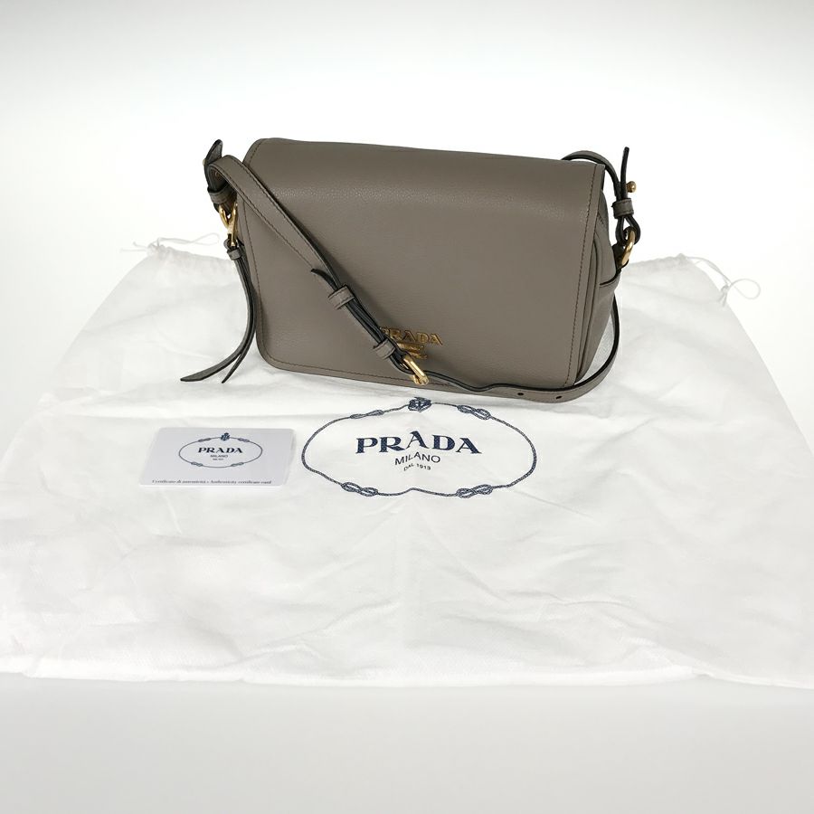 プラダ ショルダーバッグ