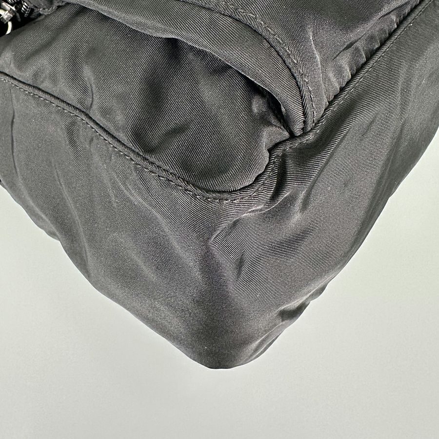 プラダ ショルダーバッグ