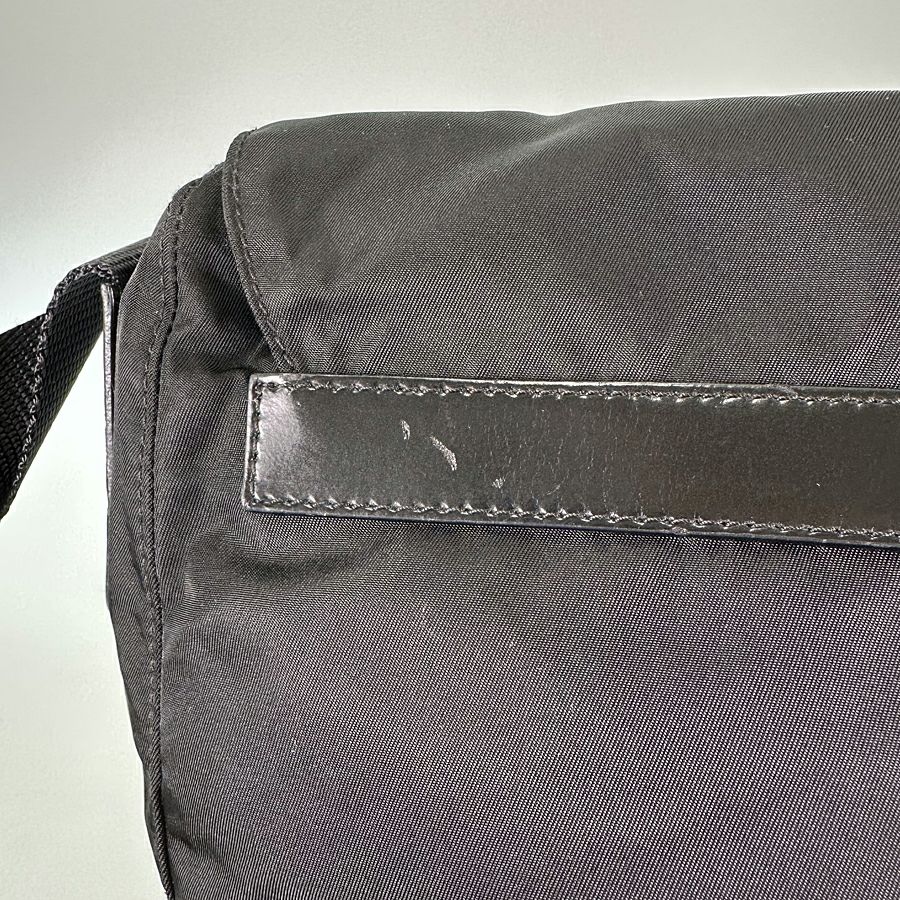 プラダ ショルダーバッグ