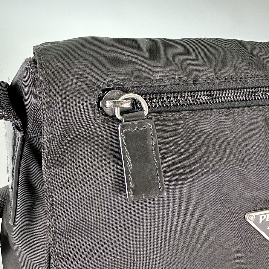 プラダ ショルダーバッグ