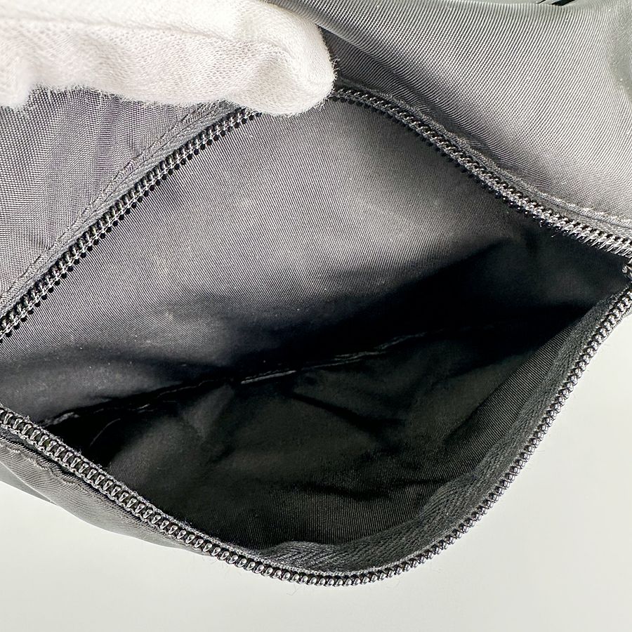 プラダ ショルダーバッグ