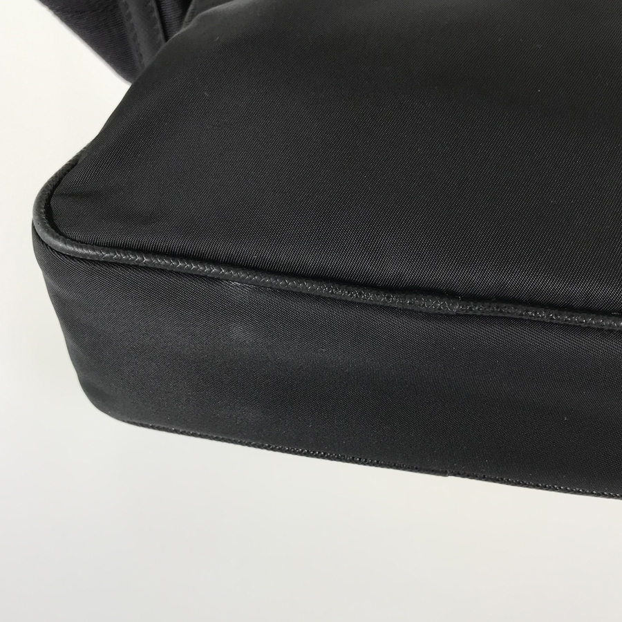 プラダ ショルダーバッグ