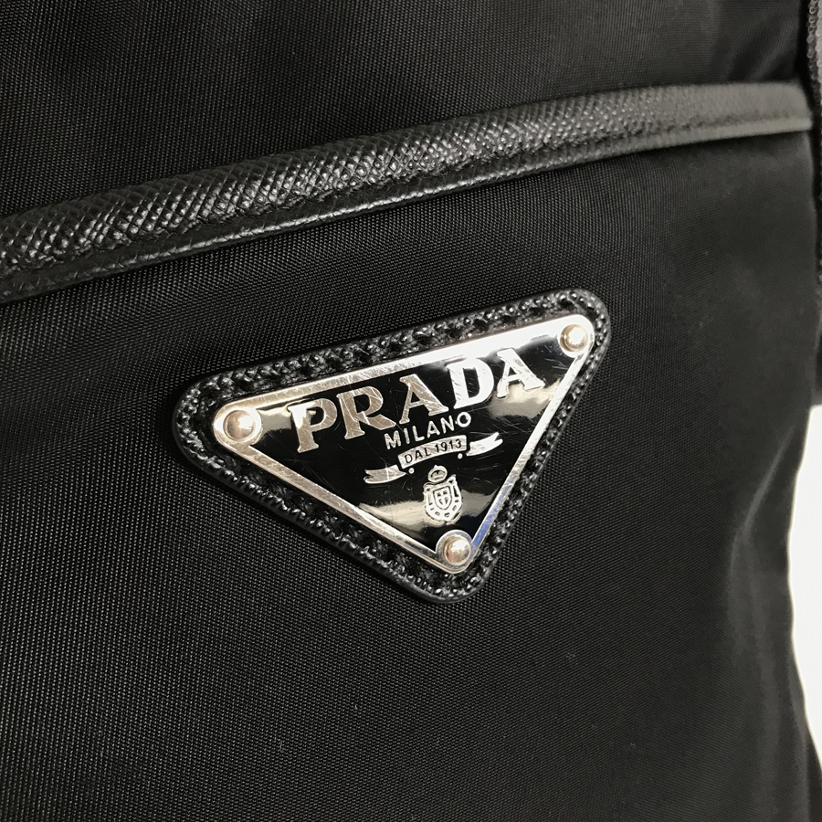 プラダ ショルダーバッグ