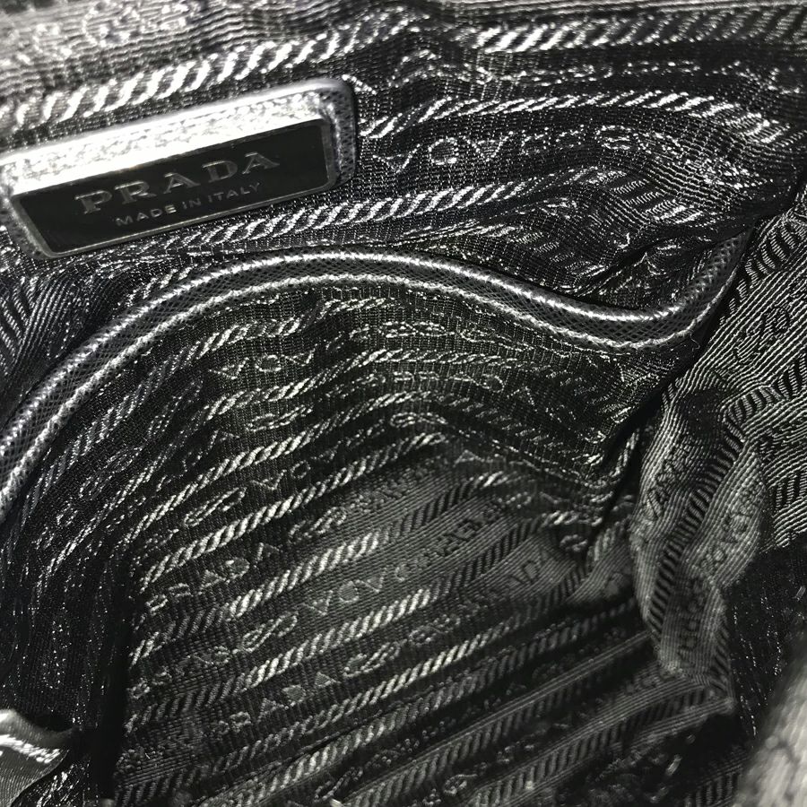 プラダ ショルダーバッグ
