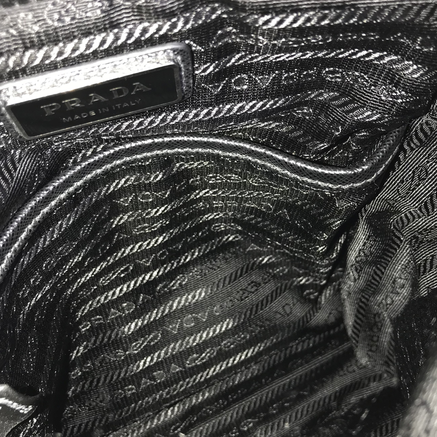 プラダ ショルダーバッグ