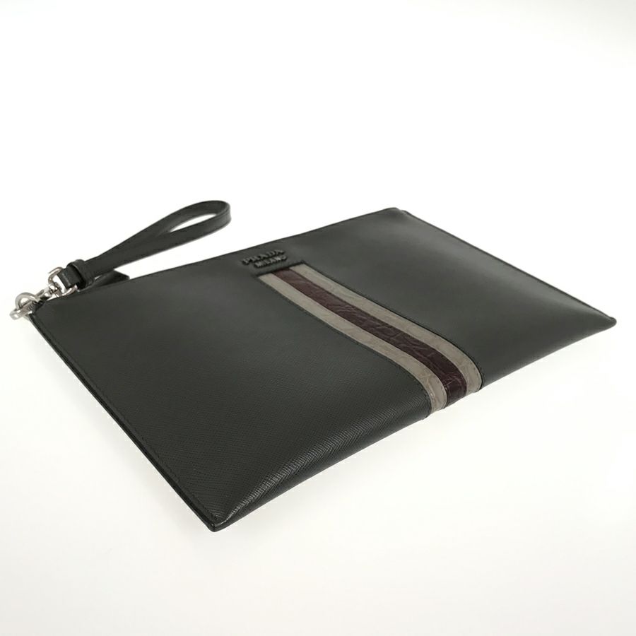 プラダ クラッチバッグ