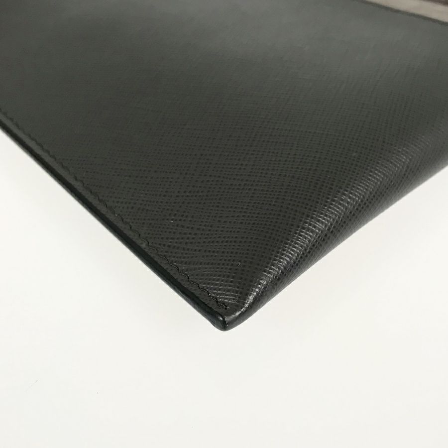 プラダ クラッチバッグ