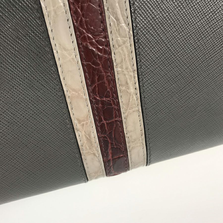 プラダ クラッチバッグ