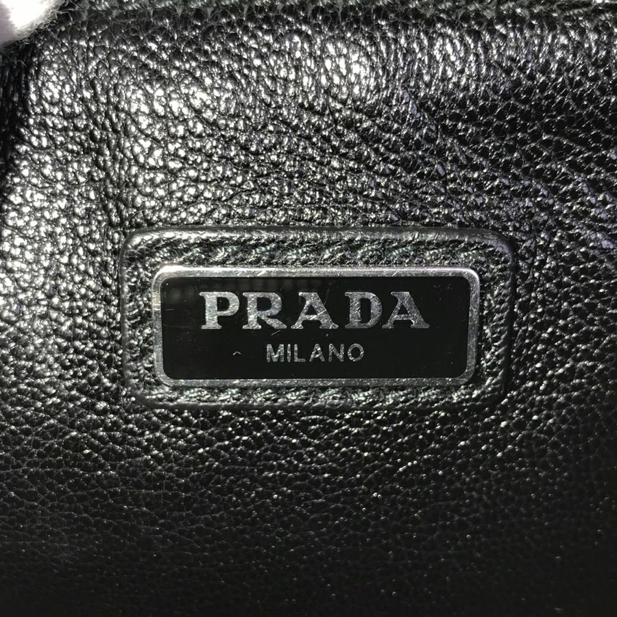 プラダ クラッチバッグ