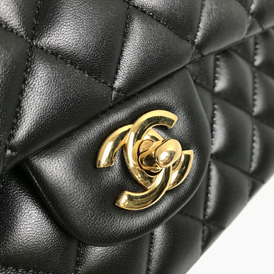 シャネル ショルダーバッグ