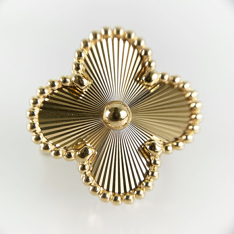 ヴァンクリーフ＆アーペル イヤリング