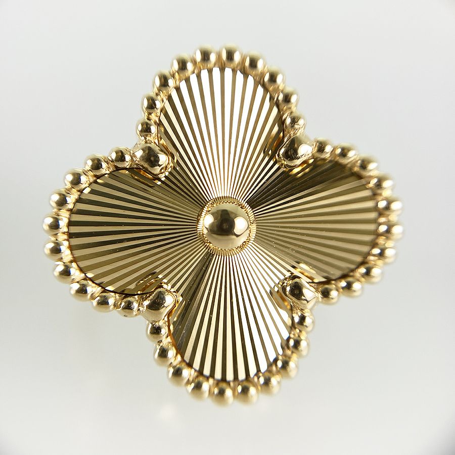 ヴァンクリーフ＆アーペル イヤリング