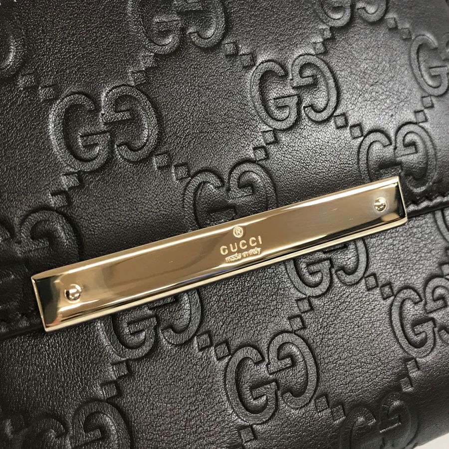 グッチ 二つ折り財布