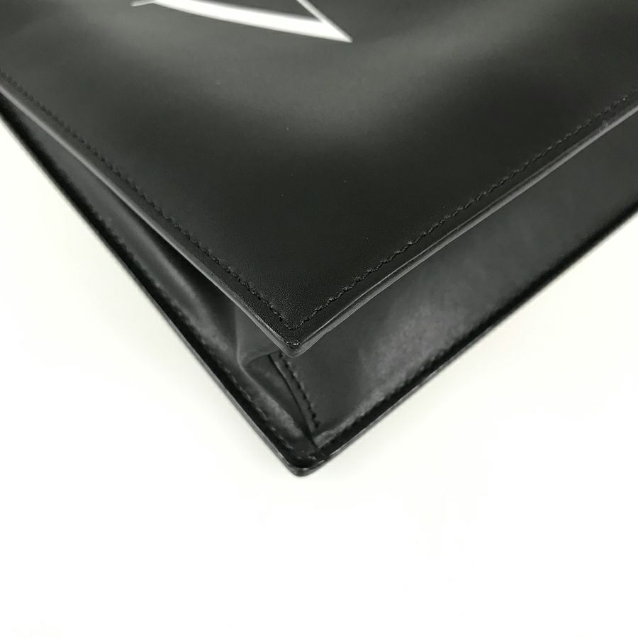 ヴァレンティノ ガラヴァーニ クラッチバッグ