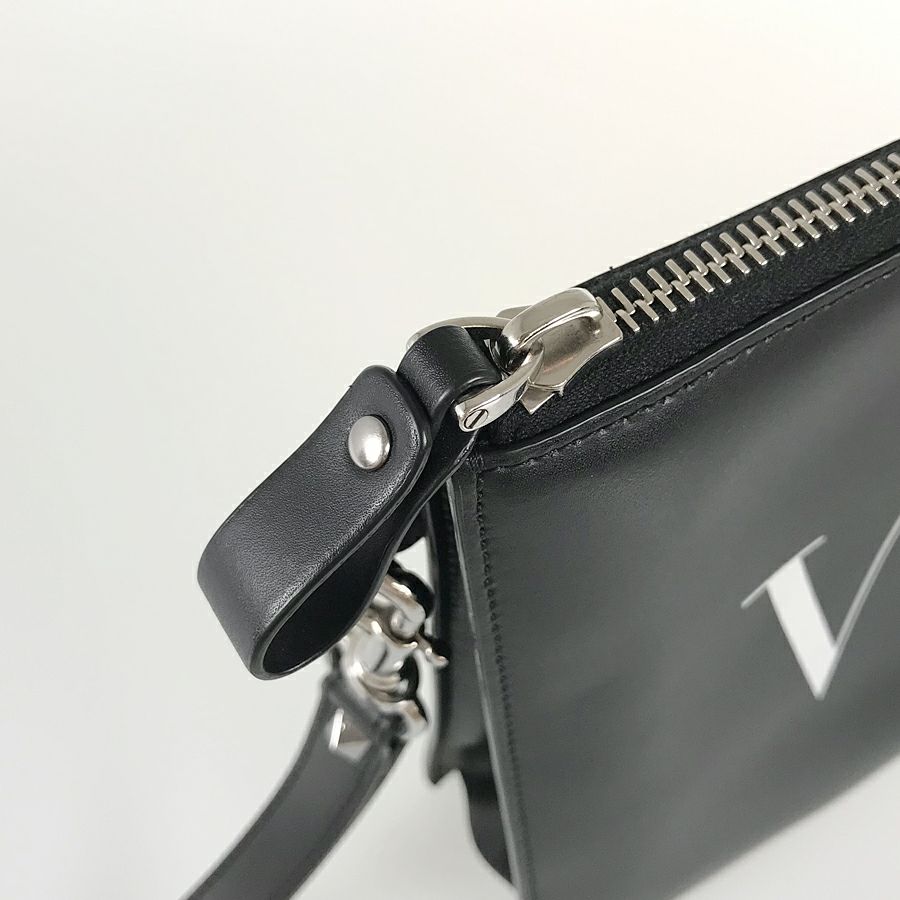 ヴァレンティノ ガラヴァーニ クラッチバッグ