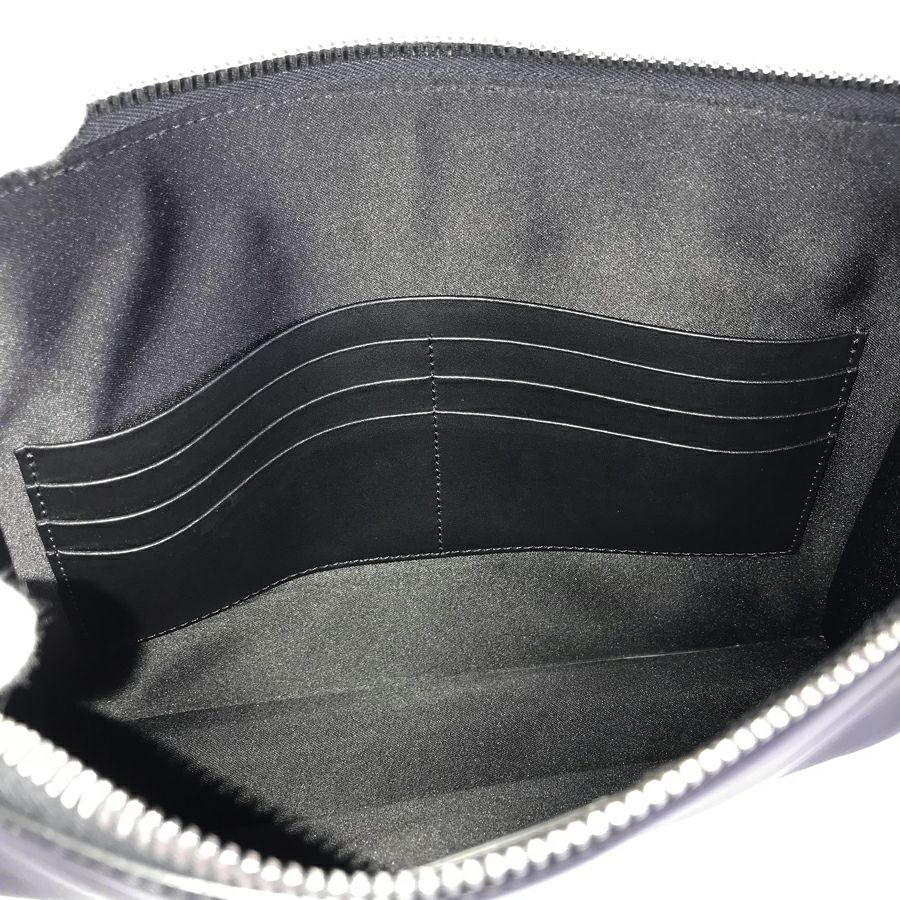 ヴァレンティノ ガラヴァーニ クラッチバッグ