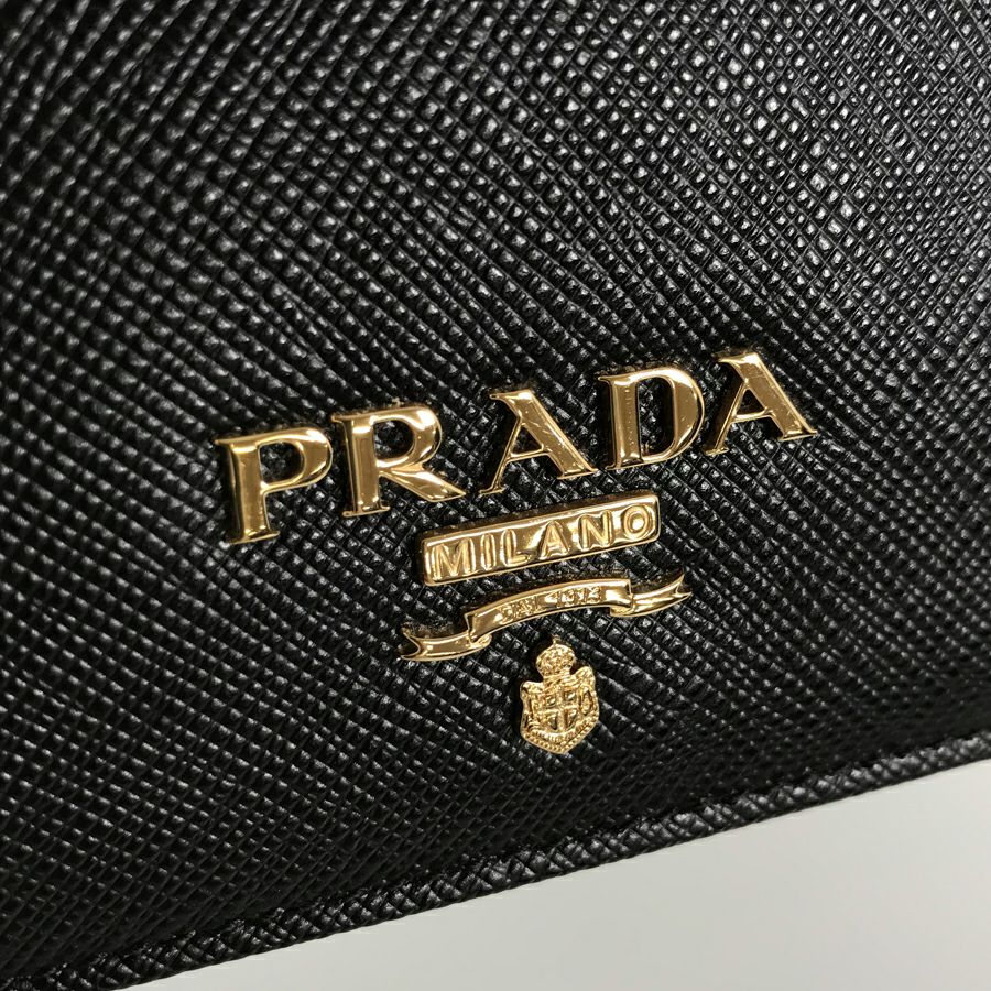 プラダ 名刺入れ