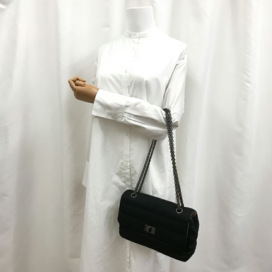 シャネル ショルダーバッグ