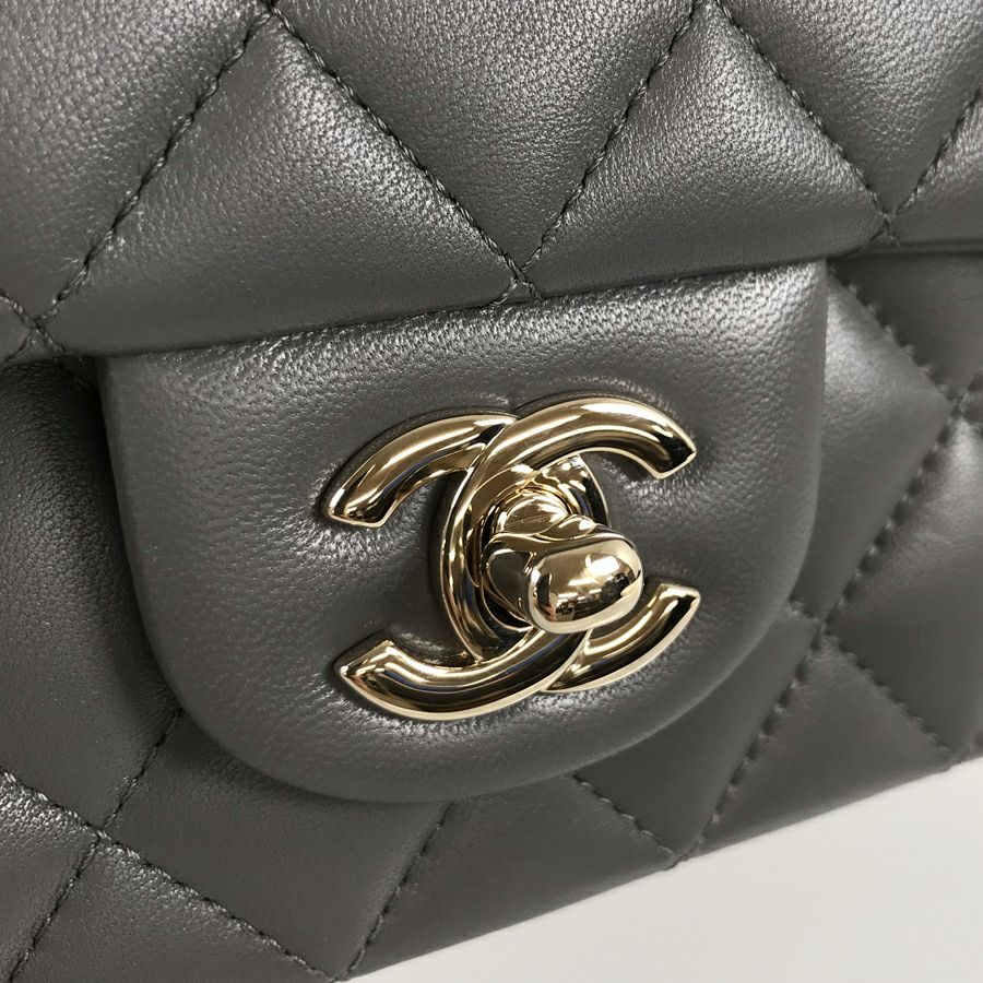 シャネル ショルダーバッグ