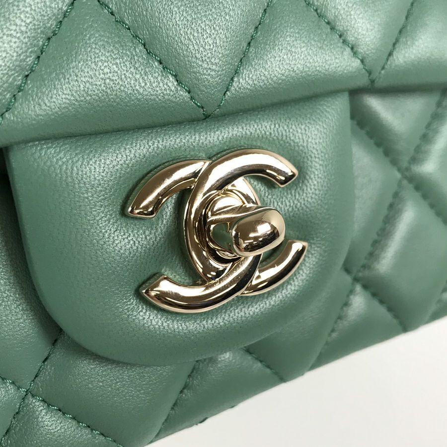 シャネル ショルダーバッグ