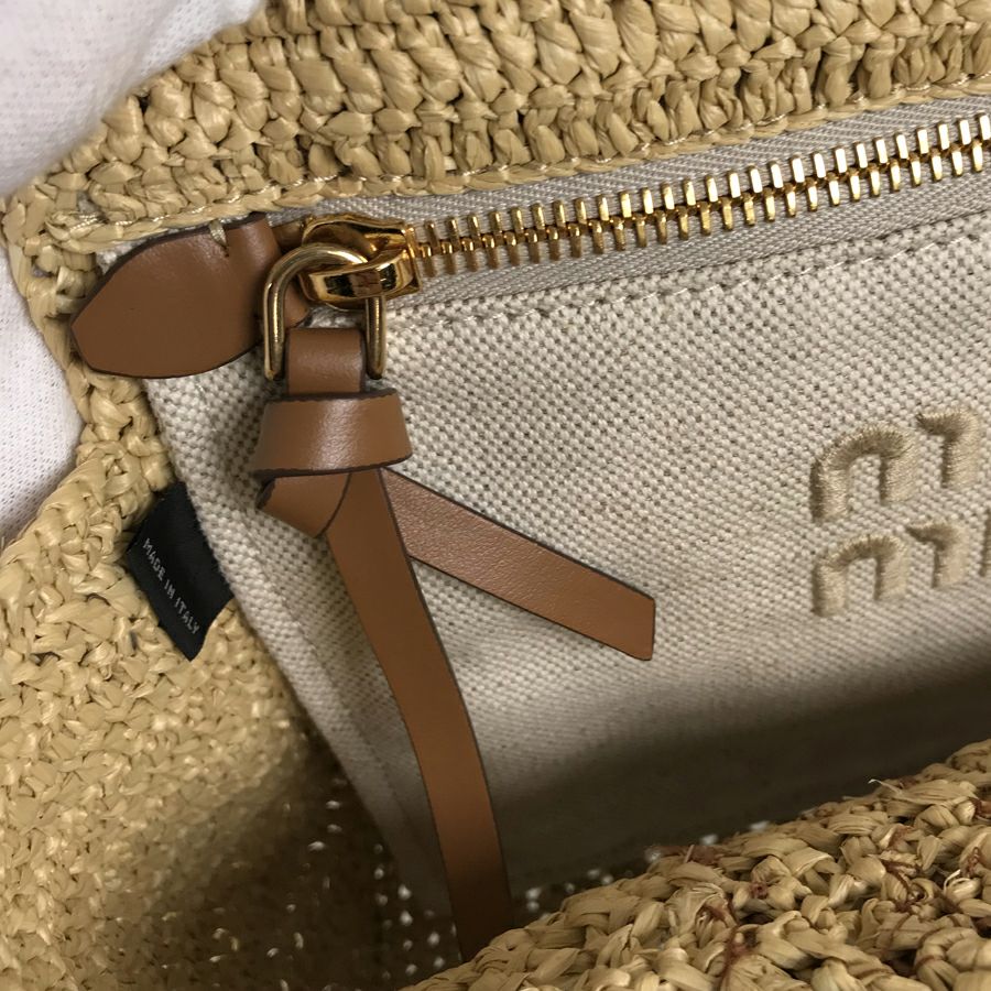 ミュウミュウ トートバッグ