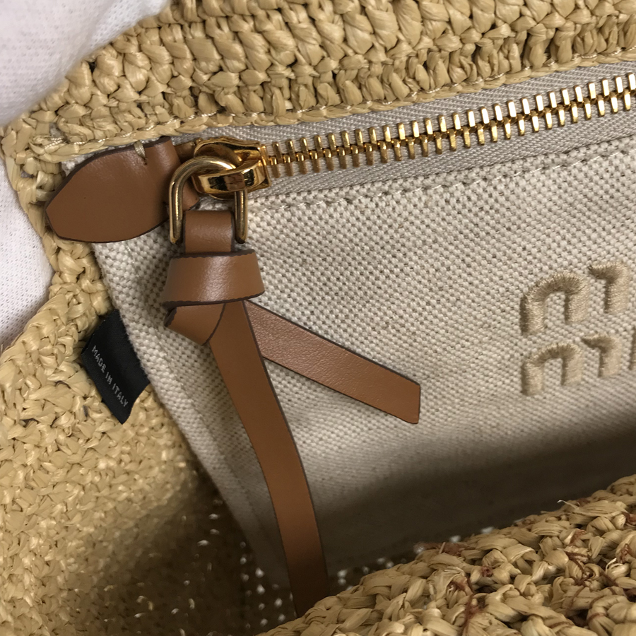 ミュウミュウ トートバッグ