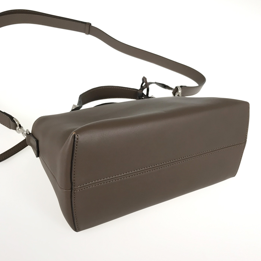 フェンディ ハンドバッグ