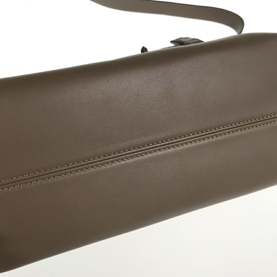 フェンディ ハンドバッグ