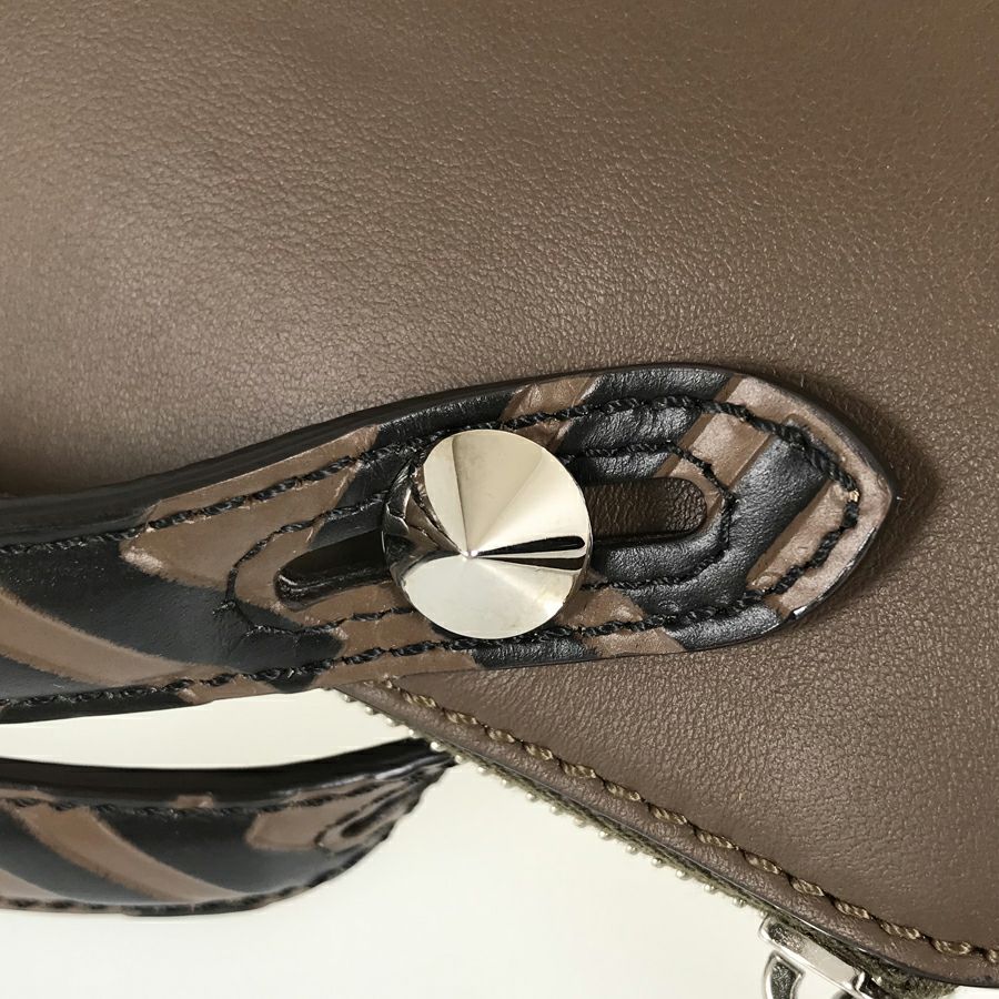 フェンディ ハンドバッグ