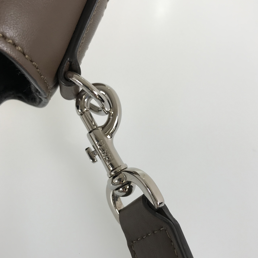 フェンディ ハンドバッグ