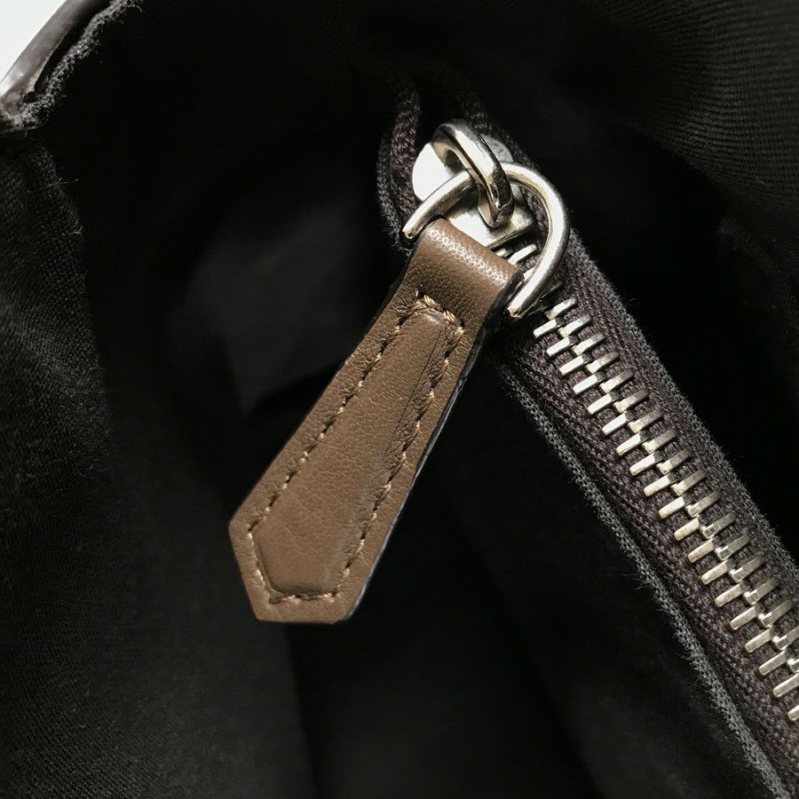 フェンディ ハンドバッグ