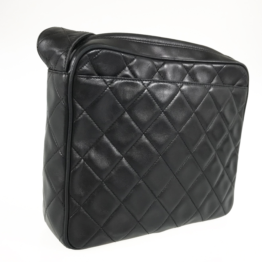 シャネル ショルダーバッグ