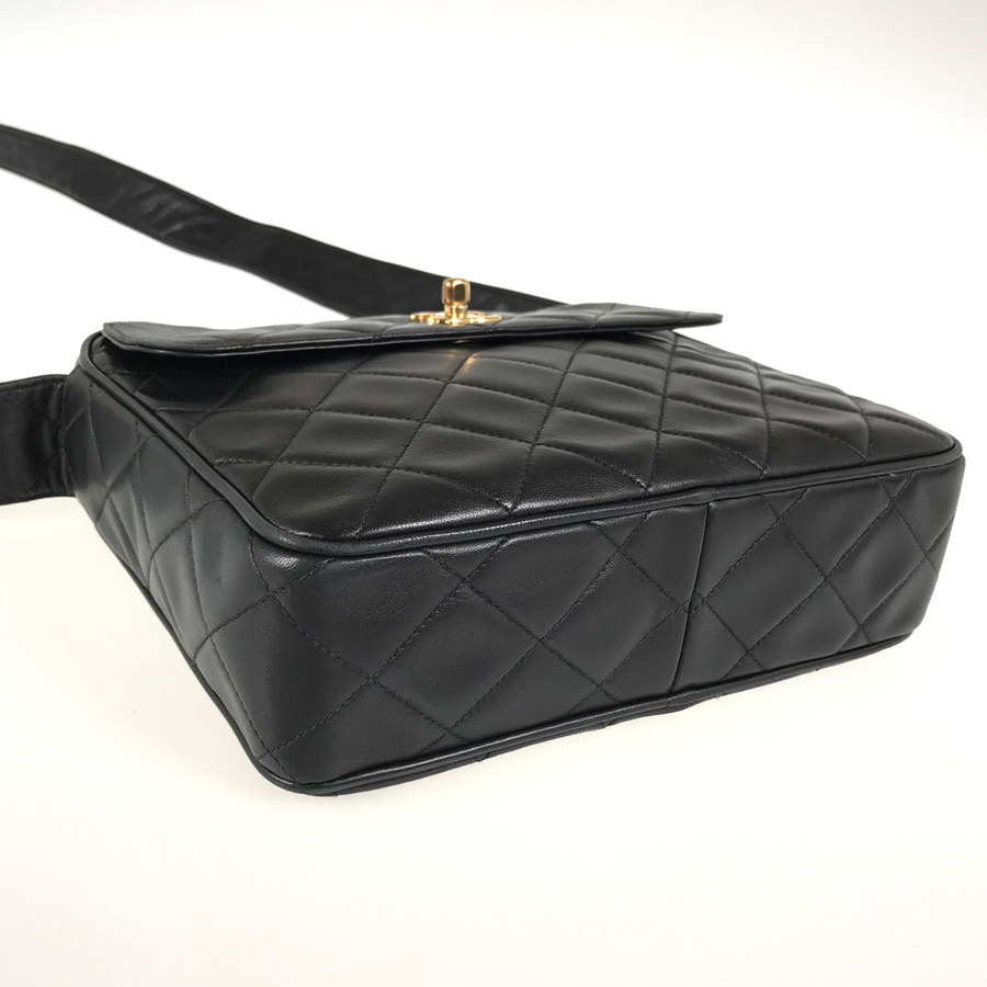 シャネル ショルダーバッグ