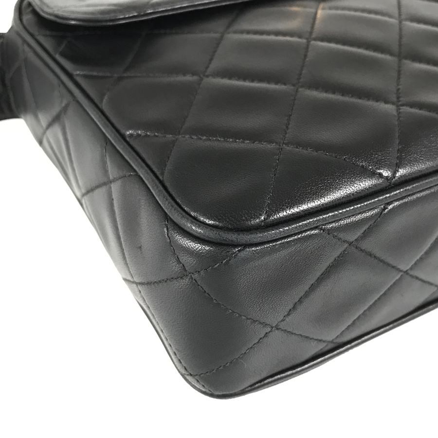 シャネル ショルダーバッグ