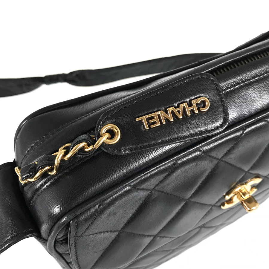 シャネル ショルダーバッグ