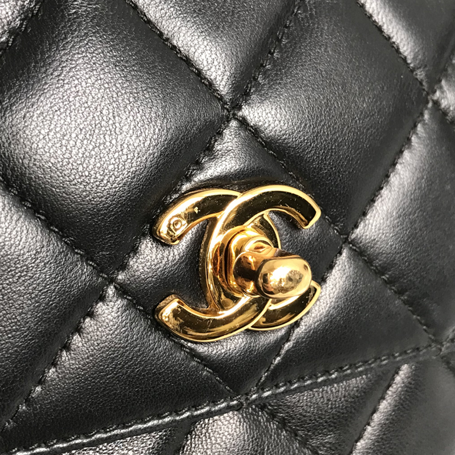 シャネル ショルダーバッグ