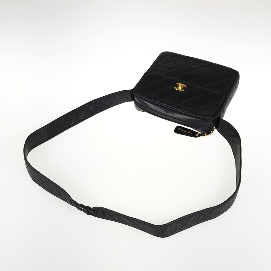 シャネル ショルダーバッグ