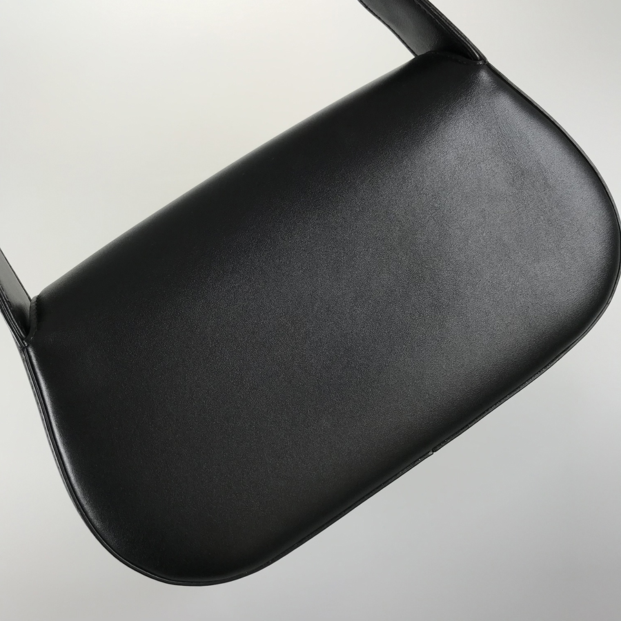 ヴァレンティノ ガラヴァーニ ショルダーバッグ