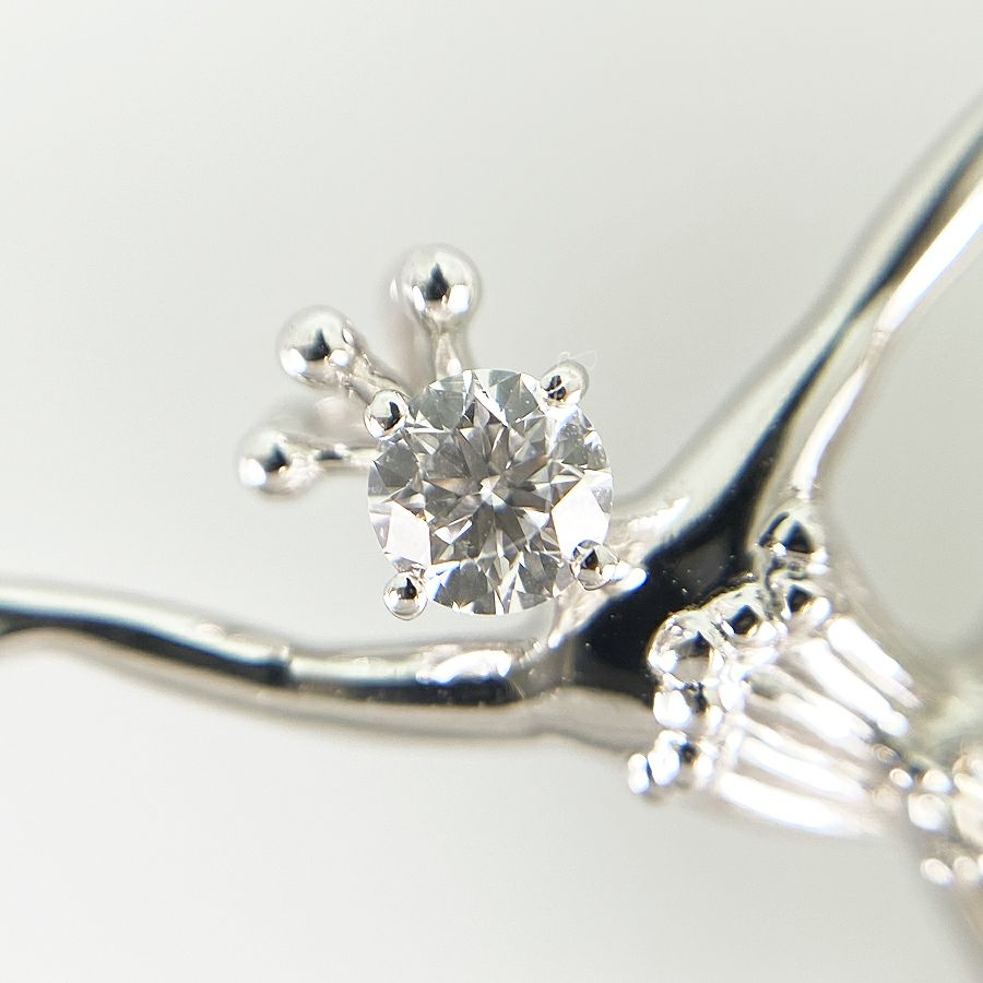 タサキ ブローチ