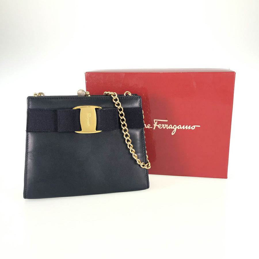 サルヴァトーレフェラガモ ショルダーバッグ