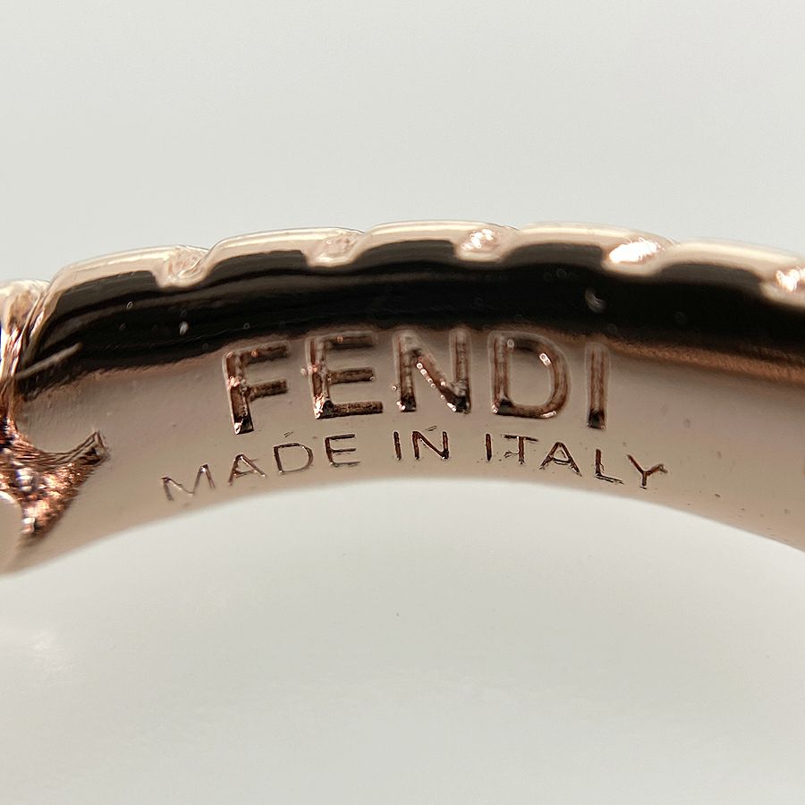 フェンディ ピアス